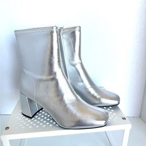 a new day Silver Ankle Dress Boots Size 6.5 Chunky 2.5” Heels Zippered Closure
